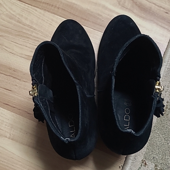 Aldo women's black suede booties fringe block heel size 8- Pre-owned. - Picture 5 of 5